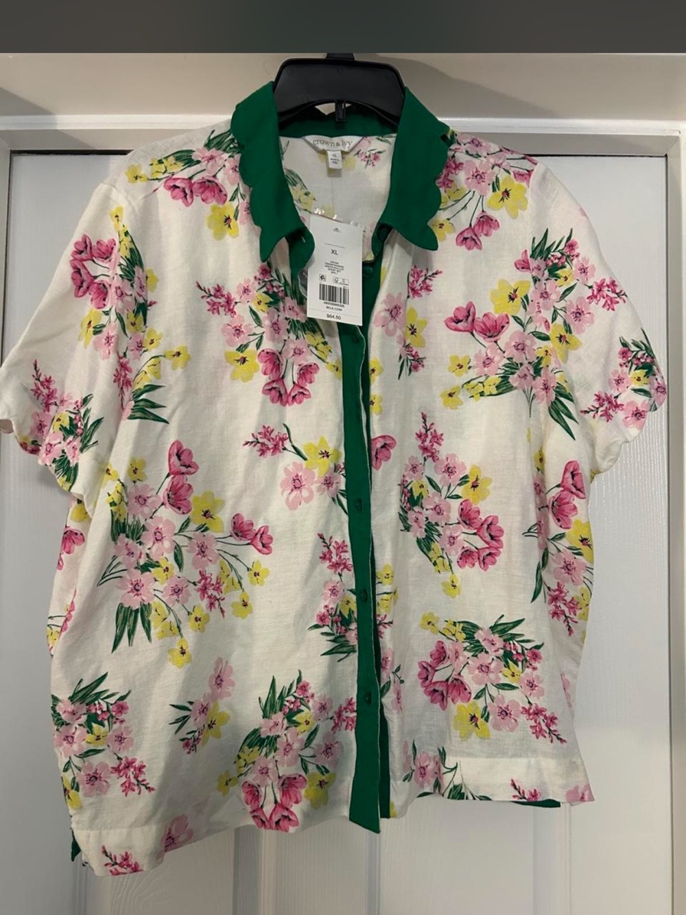 crown & ivy White Floral Button-Down Shirt with Green Trim